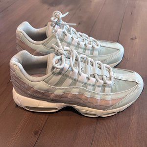 NIKE Air Sneakers size 7